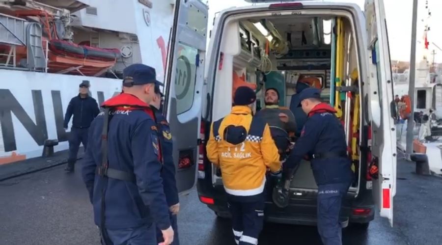 Tanker Ve Trol Teknesinin Çarpışmasında Yaralananlar Hastaneye Kaldırıldı