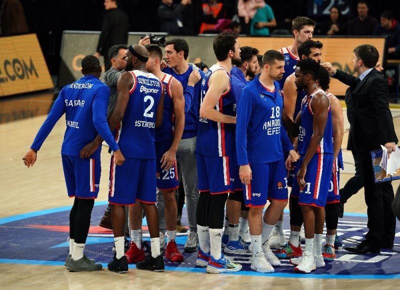 Lider Anadolu Efes, Kızılyıldız’a konuk olacak
