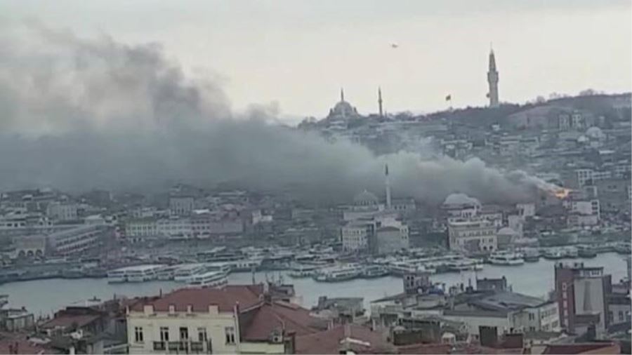 Eminönü’nde ısınmak için kullanılan elektrikli soba yangın çıkardı