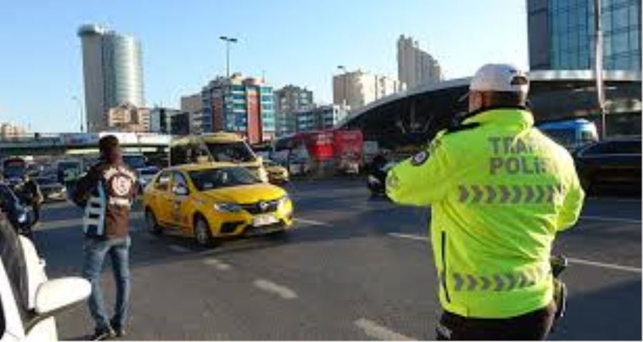 İstanbul’da çakar lamba ve emniyet şeridi uygulaması