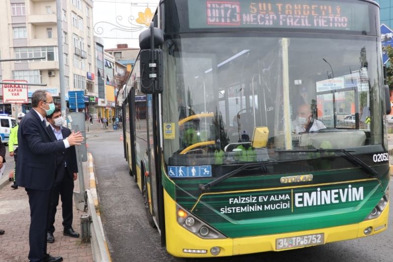 Sultanbeyli’de maske ve mesafe kurallarına uymayan bin 55 kişiye 1 milyon 191 bin lira para cezası kesildi
