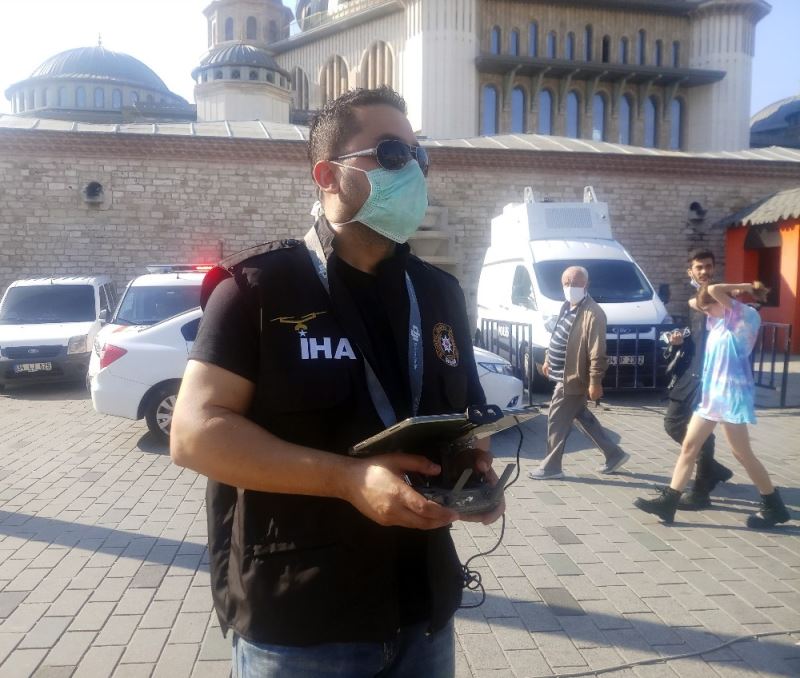 Taksim’de turistlere yönelik korona virüs denetimi
