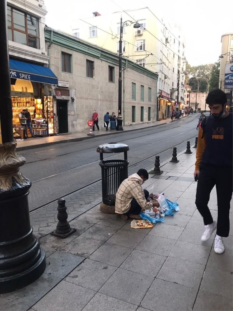 Fatih Emniyeti dilenci ve seyyar satıcılara whatsapp ile çözüm buldu