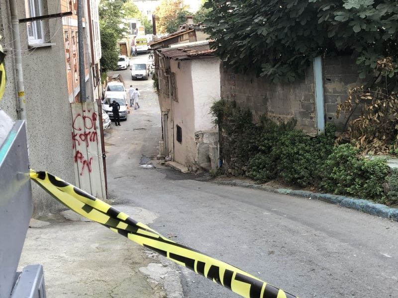 Beyoğlu’nda inşaat işçilerinin kavgasında kan aktı: 1 ölü