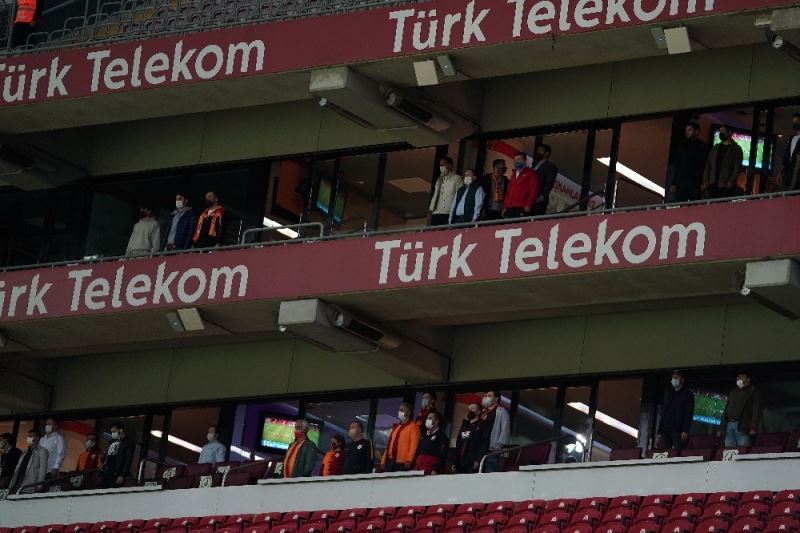 Galatasaray 232 gün sonra seyircisiyle buluştu
