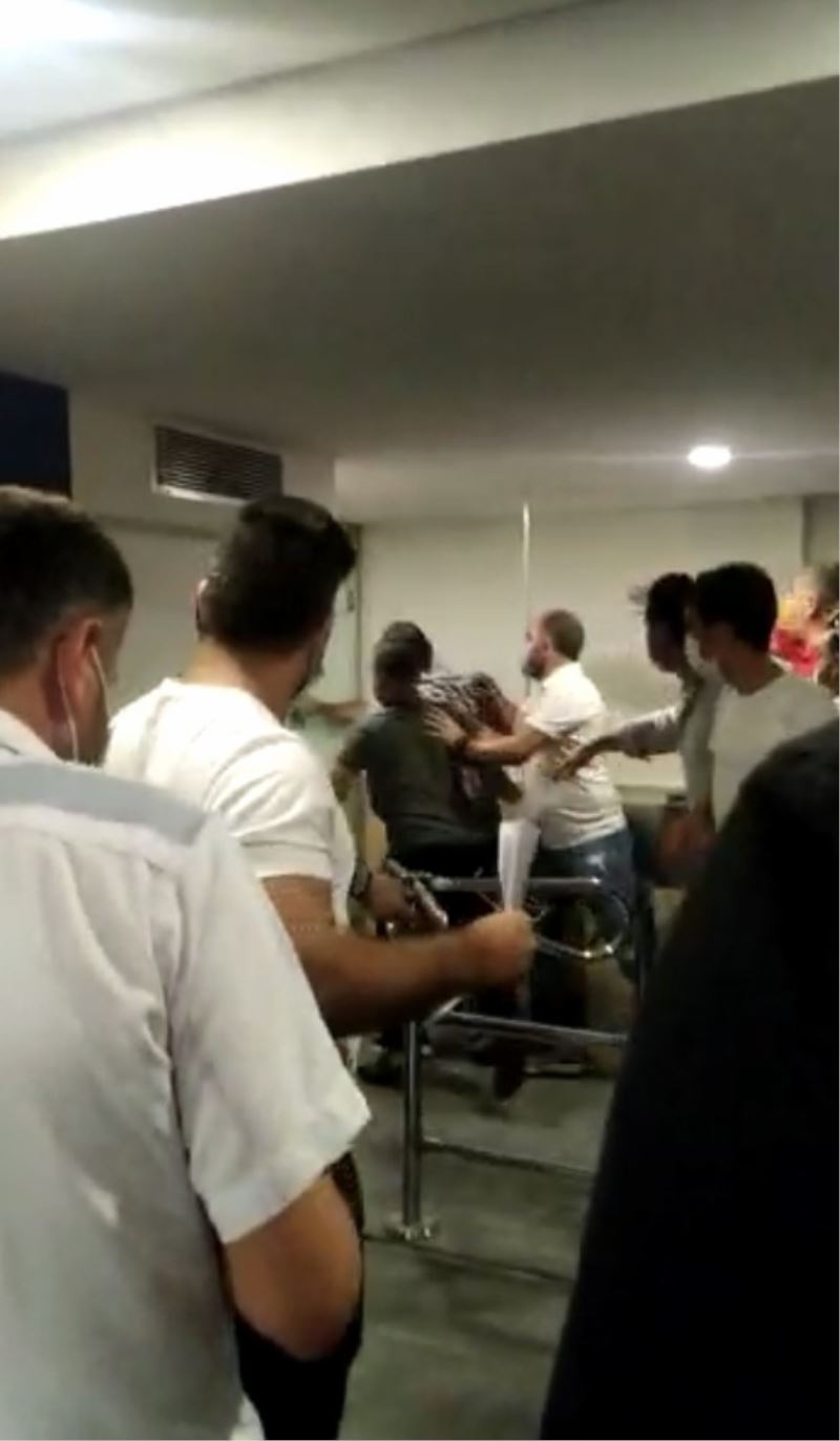 Tapu Müdürlüğünde kavga kamerada