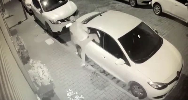 (Özel) Aynı sokakta 7 otomobili soydu, kameralardan kaçamadı