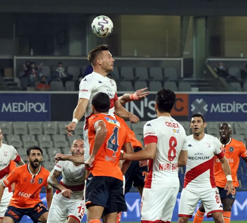 Süper Lig: Medipol Başakşehir: 5 - Antalyaspor: 1 (Maç sonucu)
