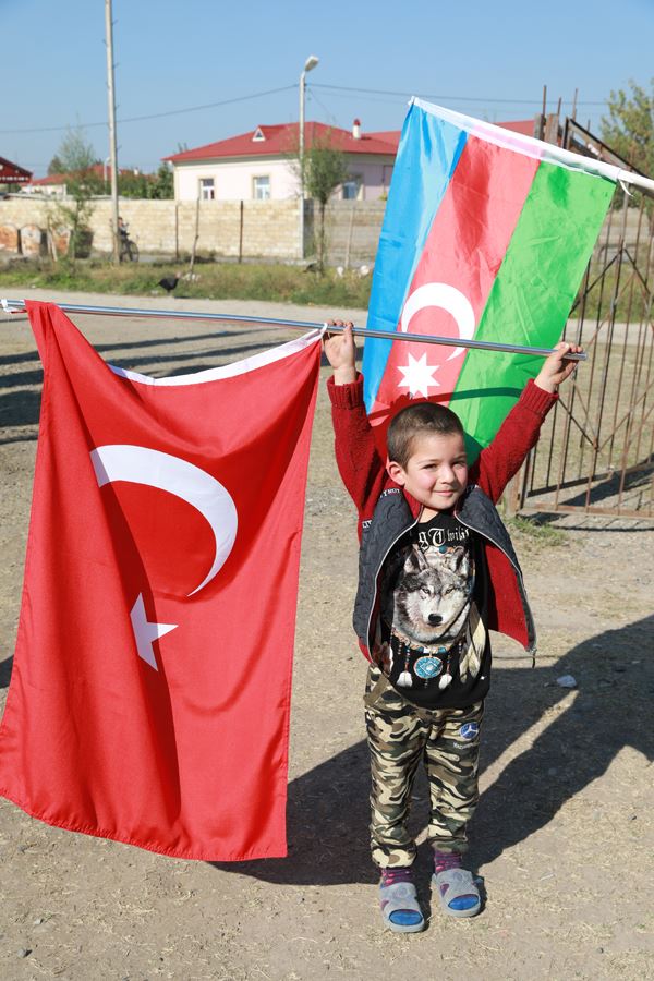 Azerbaycanlı Memmedova: “Evdir Düzelir”
