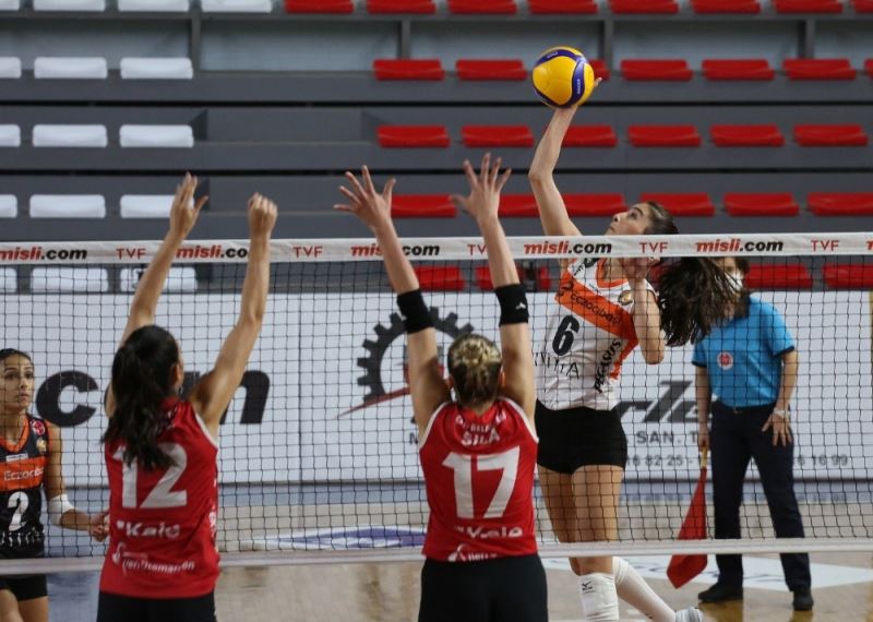 Sultanlar Ligi: Çan Gençlik Kalespor: 0 - Eczacıbaşı VitrA: 3
