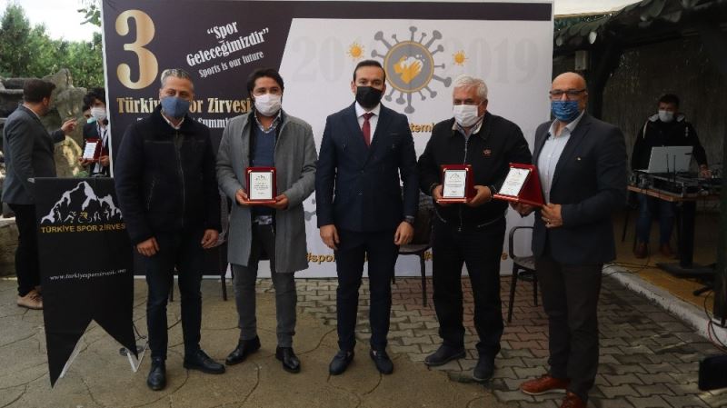 3. Türkiye Spor Zirvesi yapıldı ve ödüller dağıtıldı
