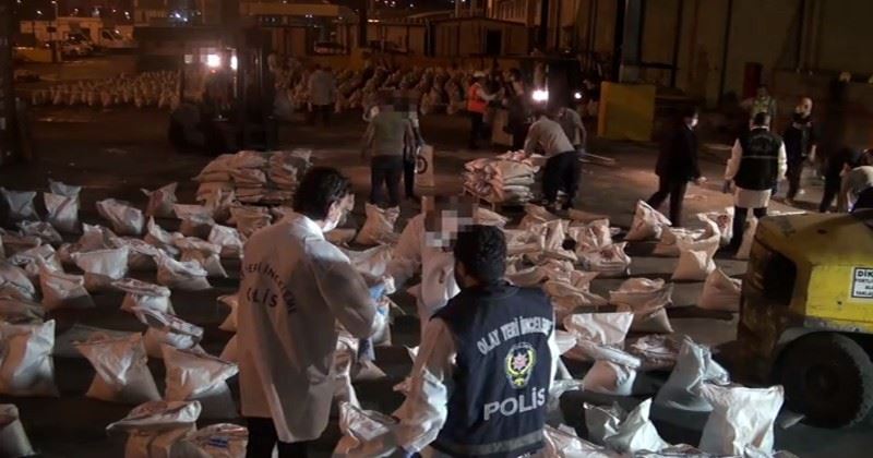 Kolombiya’dan Türkiye’ye gelen gübre çuvallarına gizlenmiş 228 kilo kokain ele geçirildi