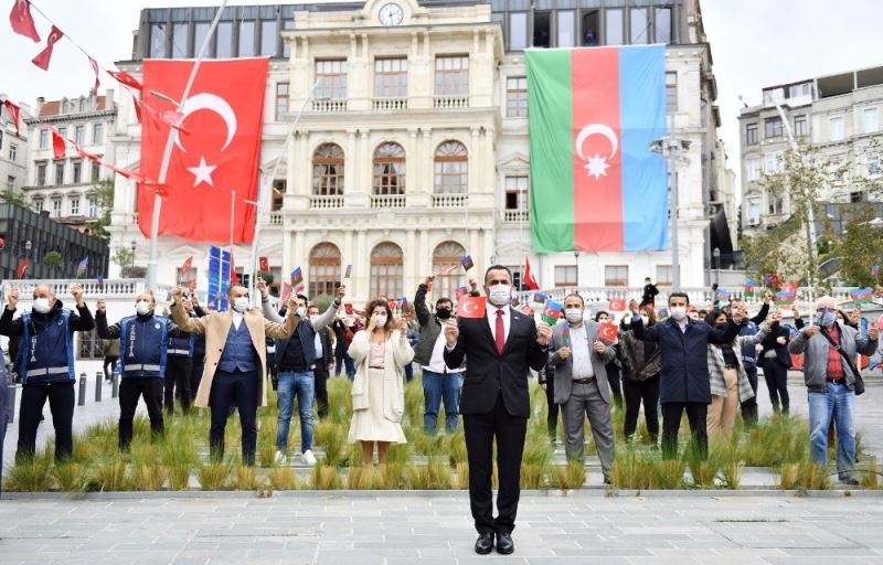 Azerbaycan’ın Karabağ zaferi Beyoğlu’nda büyük coşkuyla kutlandı
