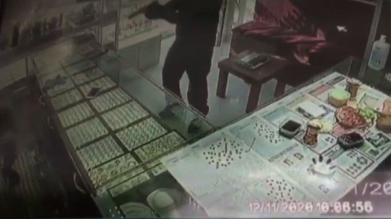 Kuyumcuyu vuran gözü dönmüş gaspçılar yakalandı
