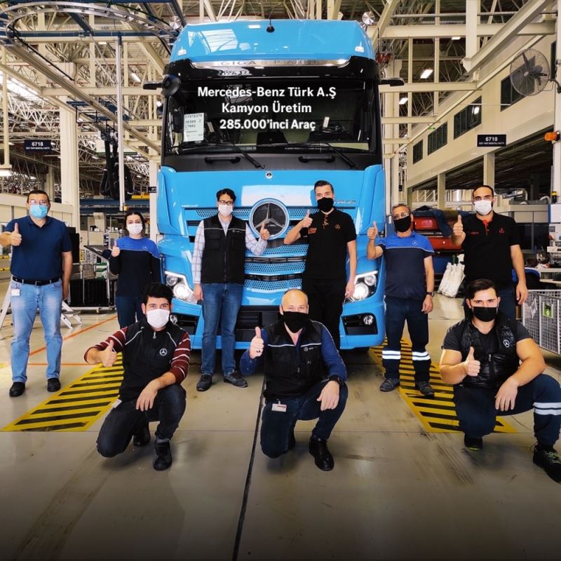 Mercedes-Benz Türk Aksaray Kamyon Fabrikası’nın 285 bininci kamyonu banttan indi