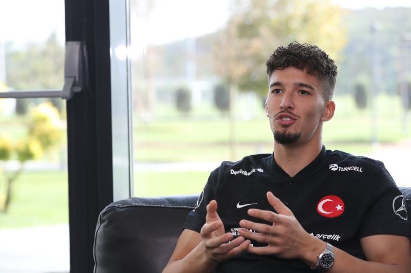 Altay Bayındır: “Öncelikli hedefim Fenerbahçe’de şampiyonluklar yaşamak”
