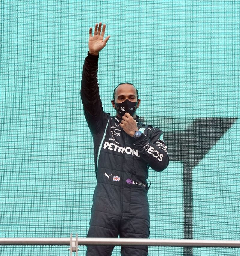 Lewis Hamilton’ın Covid-19 testi negatif çıktı
