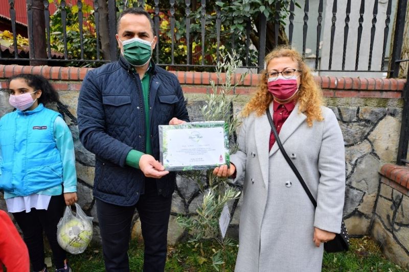 Beyoğlu’nda yeni doğan her çocuk için bir zeytin fidanı dikiliyor
