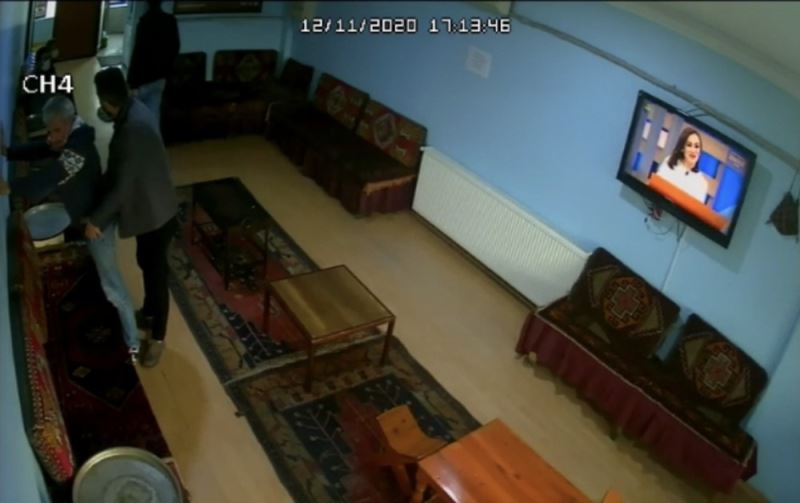 Esenler’de küçük kızı istismar eden şahsın yakalanma anı kamerada