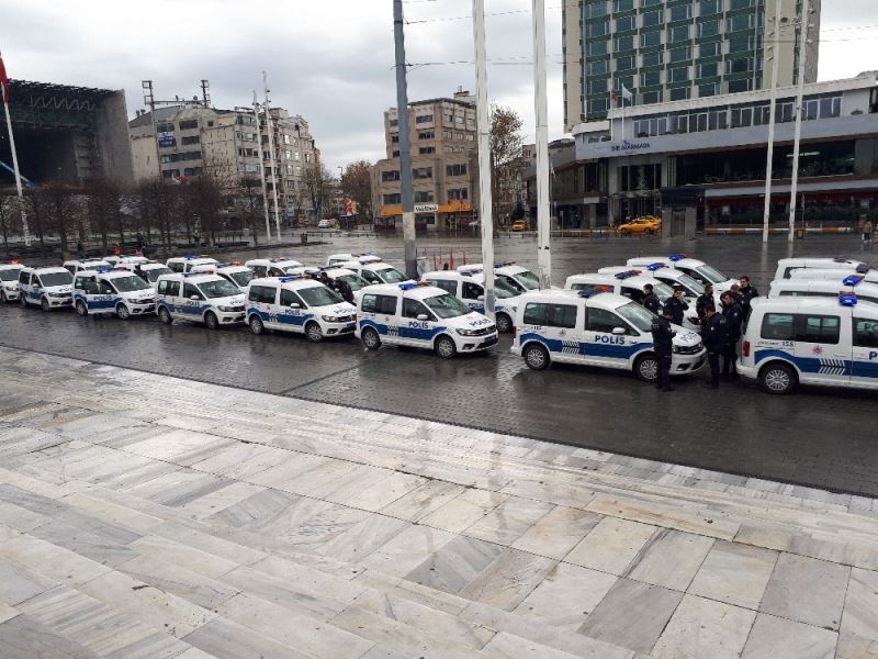 İstanbul’da merak uyandıran polis konvoyu
