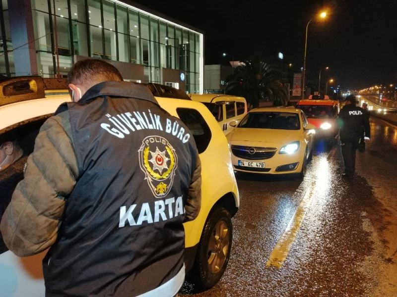 Sokağa çıkma kısıtlaması denetimlerinde ceza yağmaya devam ediyor
