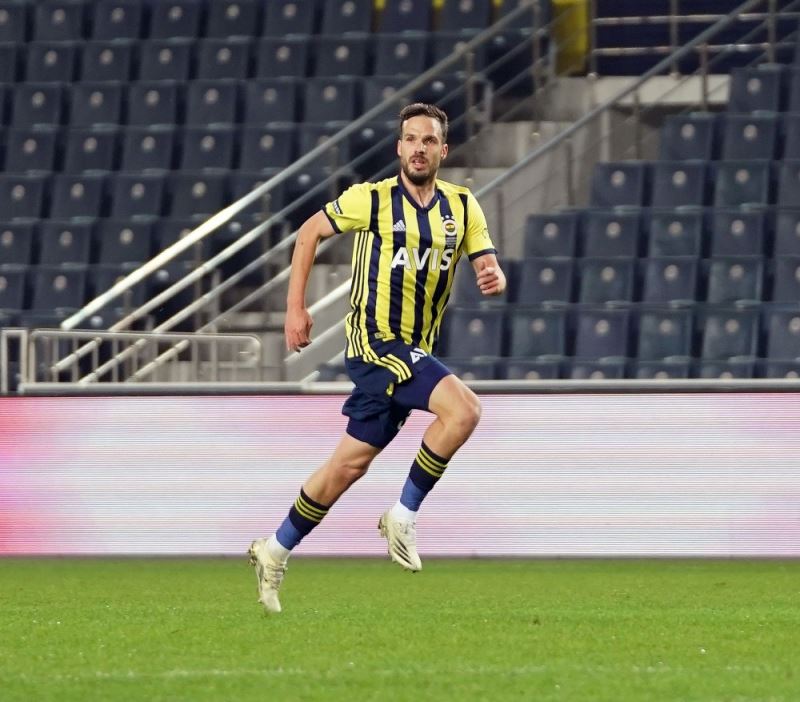 Fenerbahçe’de Novak yeniden 11’de
