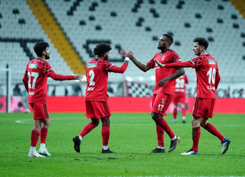 Ziraat Türkiye Kupası: Beşiktaş: 2 - Tarsus İdman Yurdu: 0  (İlk yarı)
