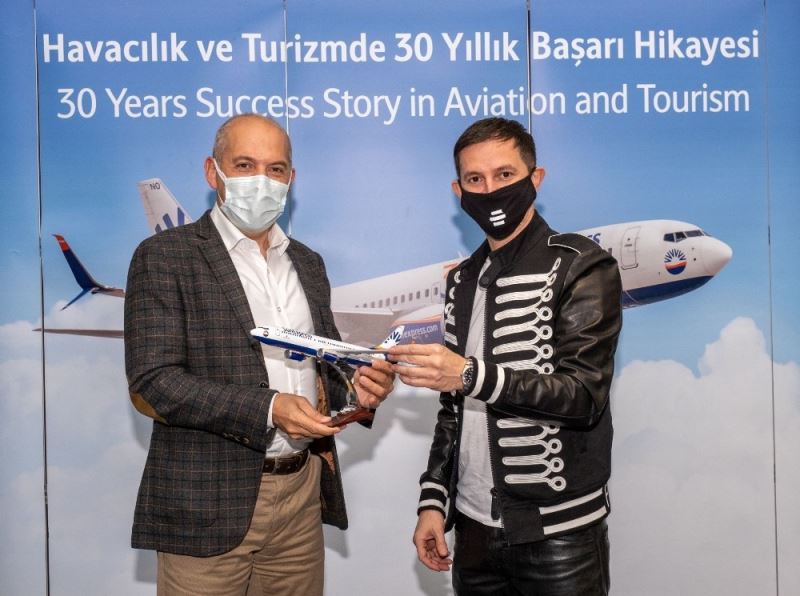 SunExpress, DJ Burak Yeter’in hava yolu partneri oldu
