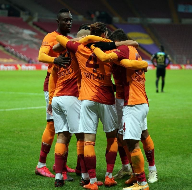 Galatasaray, ligde iç sahadaki 4. galibiyetini aldı
