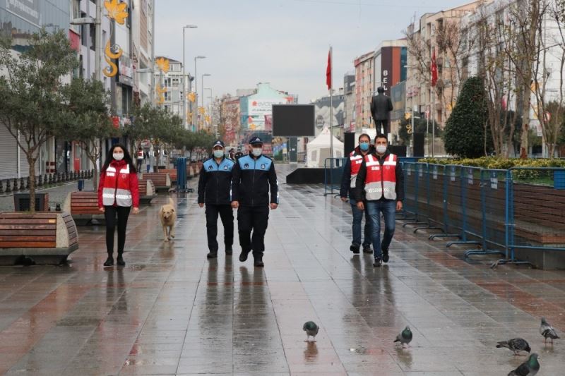 Sultanbeyli’de sokağa çıkma kısıtlamasına uymayan 378 kişiye 1 milyon 200 bin TL ceza
