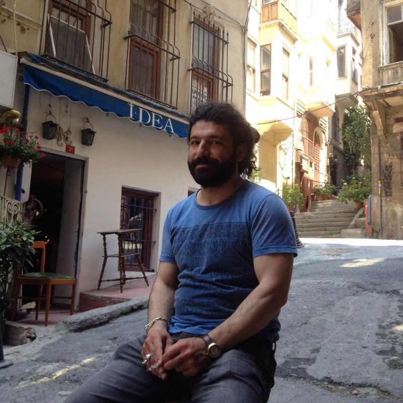 Beyoğlu’nda bıçaklı saldırıya uğrayan antikacı hayatını kaybetti

