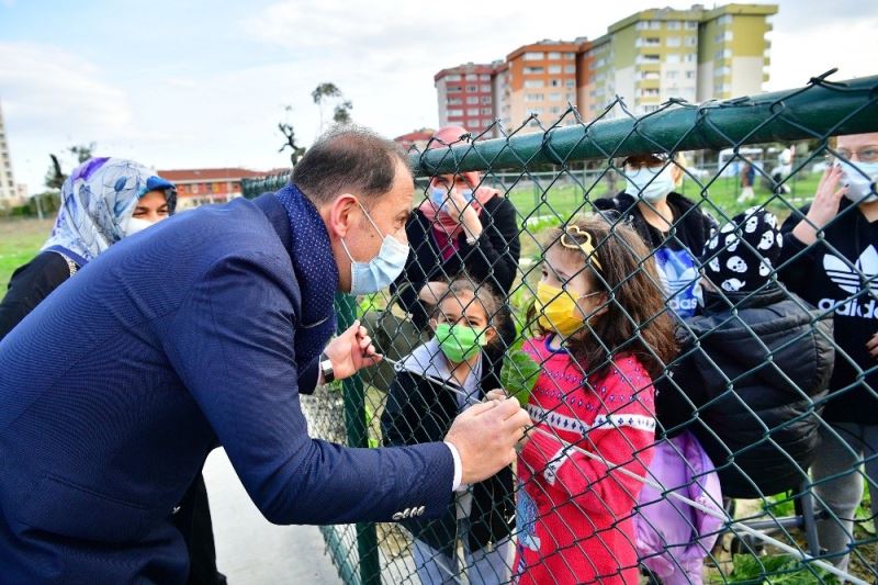 Küçük Bahçıvanlar Parkı’nda ilk hasat yapıldı
