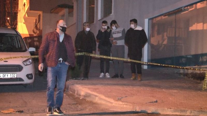 Arnavutköy’de markete EYP’li saldırı
