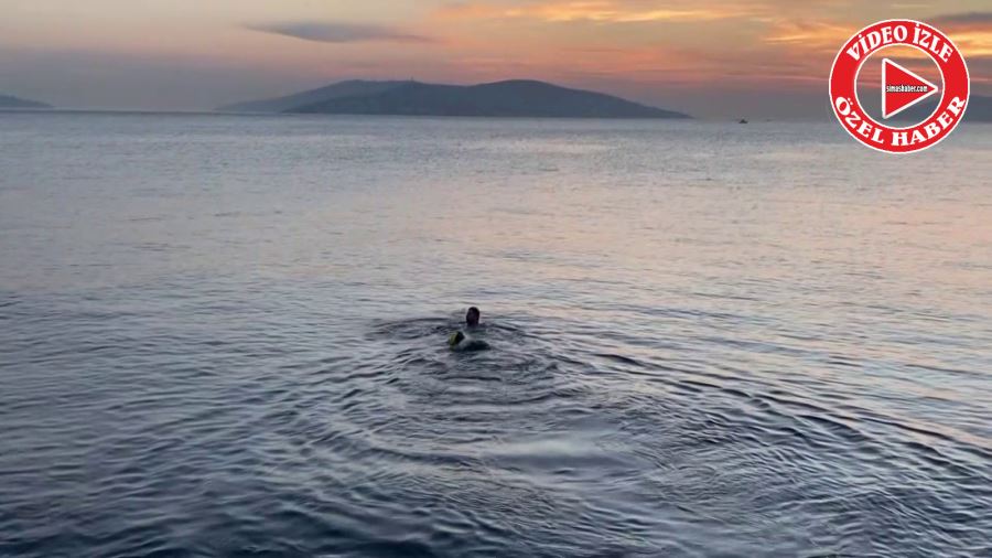 (Özel) İstanbul’da Aralık ayında günbatımına karşı deniz keyfi