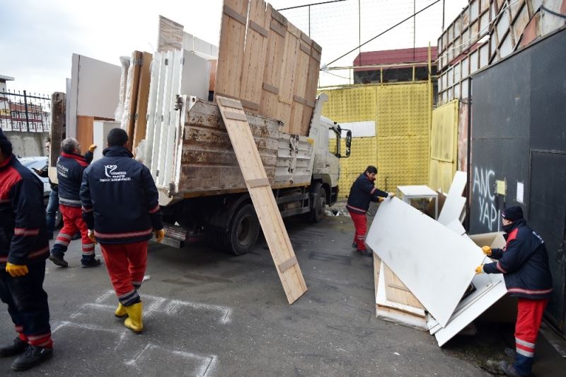 (Özel) 19 yıllık Güngören stadı yıkım için boşaltılıyor
