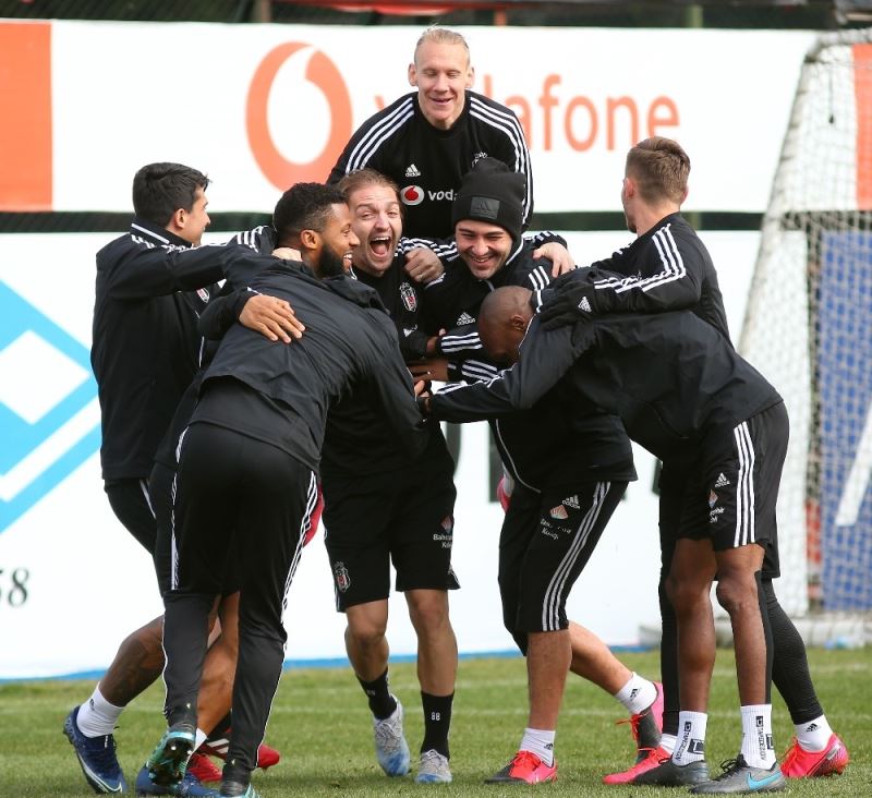 Beşiktaş’ta neşeli antrenman
