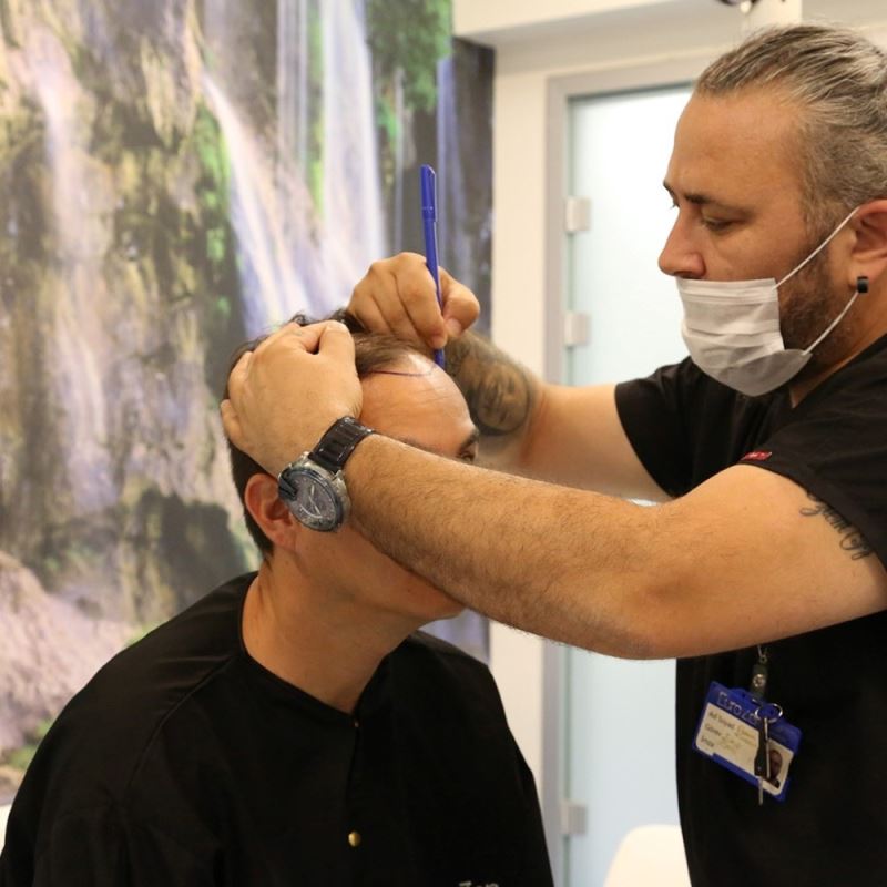 DoctorZen CEO’su İsmail Zengin: ”Saç ektirenlerin sayısı da artıyor yaşı da”

