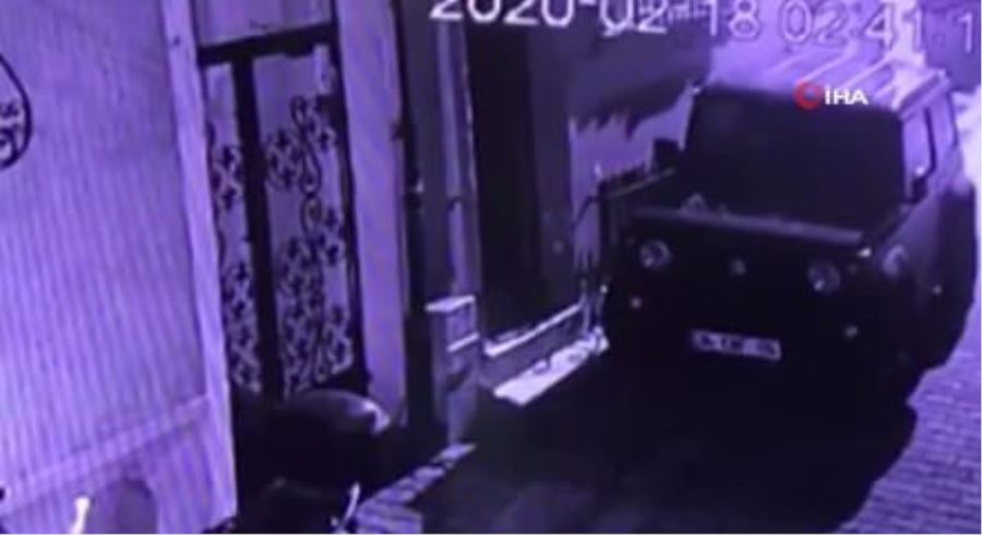Beyoğlu’nda ünlü profesörün yaşadığı hırsız şoku kameraya yansıdı
