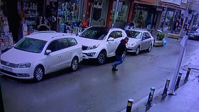 (Özel) Pendik’te şahsın kaşla göz arasında ütü çaldığı anlar kamerada
