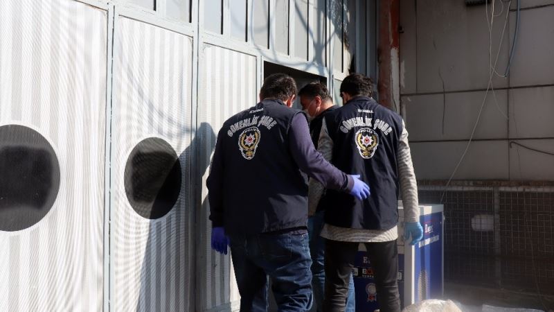 3 katlı sahte deterjan üretim tesisinde şaşırtan sistem
