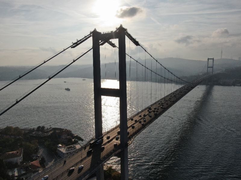 50 yıl önce yapımına karşı çıkılan Boğaziçi Köprüsü, trafik yoğunluğunu karşılamakta zorlanıyor
