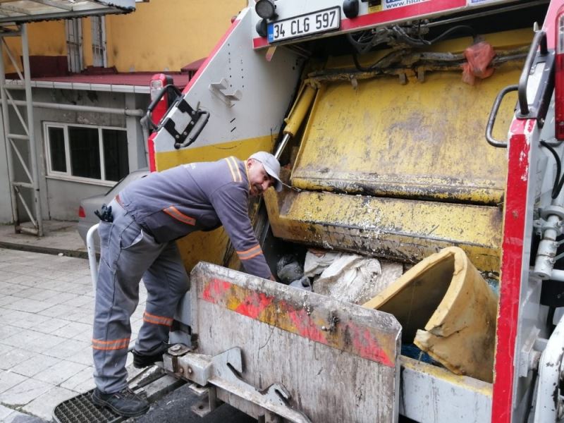 Şişli’de çöp konteynerinde yeni doğmuş bebek bulundu
