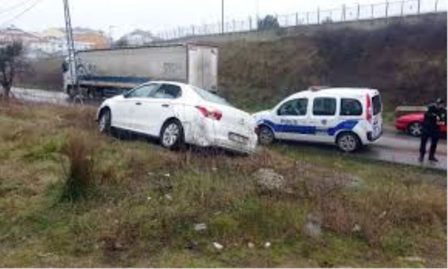 Sancaktepe’de hırsız polis kovalamacası kazayla sonlandı