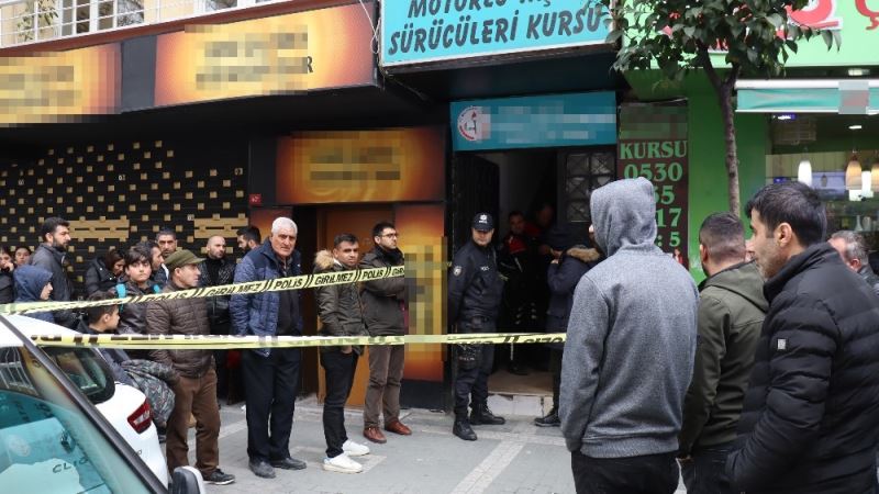 Sürücü kursu sahibi ofisinde silahla vurulmuş şekilde ölü bulundu
