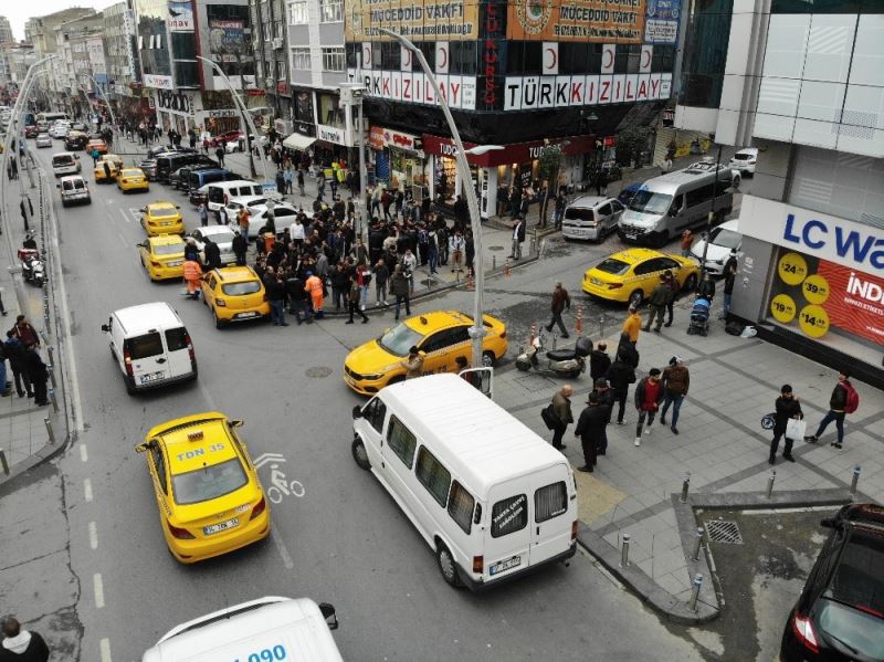 İstanbul’da mülteciler sınır kapılarına gidiyor
