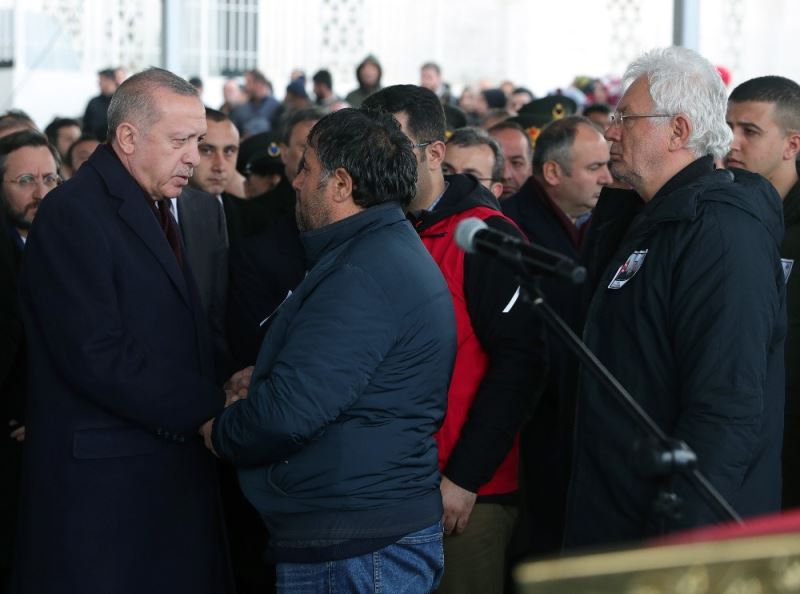 Cumhurbaşkanı Erdoğan, İdlib şehidinin cenazesine katıldı
