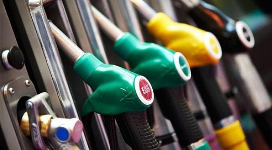 Benzine 8 kuruşluk zam iptal edildi