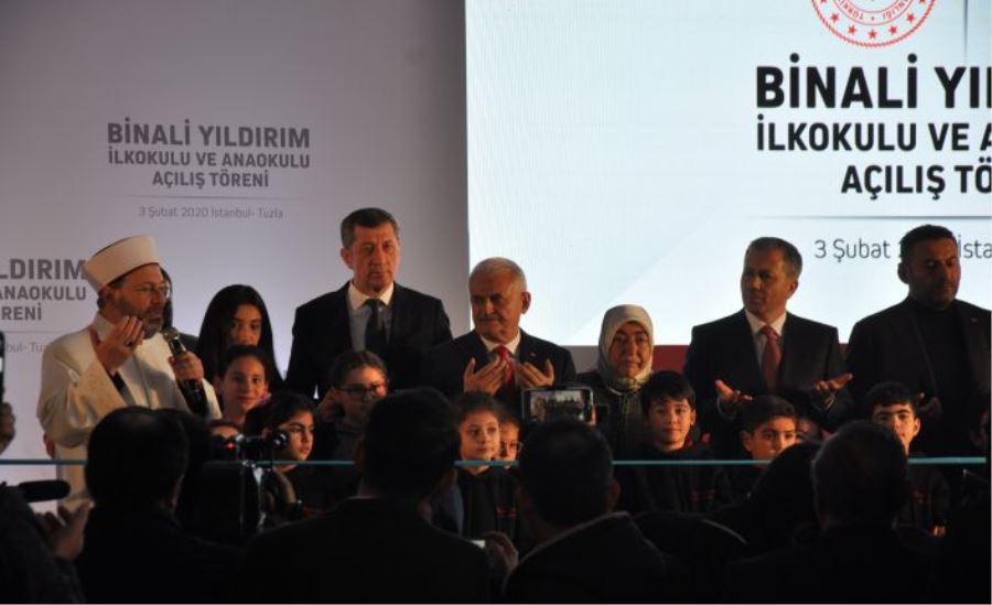 Binali Yıldırım ve eşi Semiha Yıldırım okul açılışında gözyaşlarını tutamadı