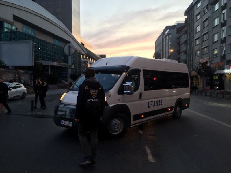 İstanbul’da polisten okul çevrelerinde uygulama
