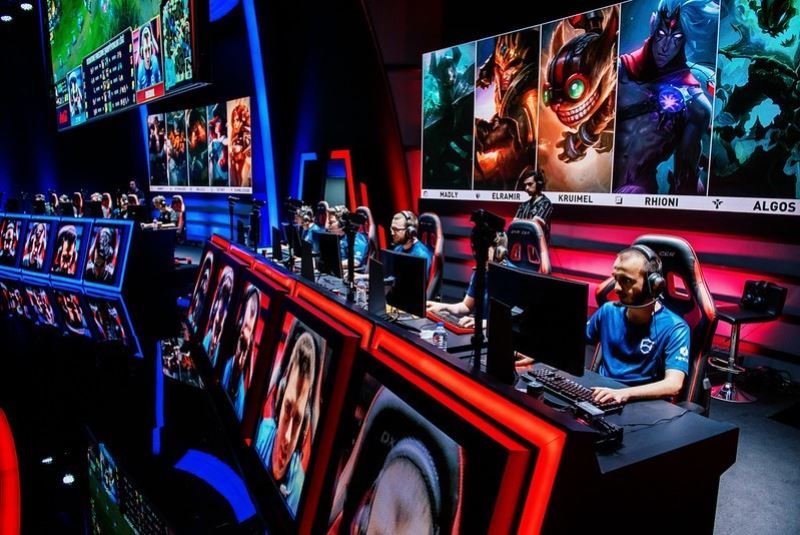 Ataşehir’de Espor heyecanı başladı
